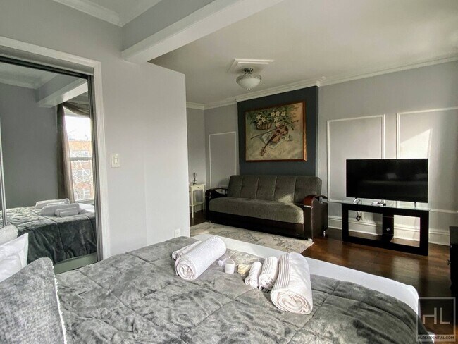 Building Photo - Short-Term Furnished 1 Bedroom In Bedford-...