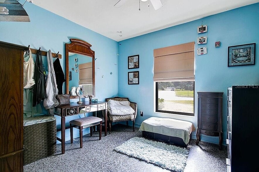 Building Photo - 1721 Montcalm St