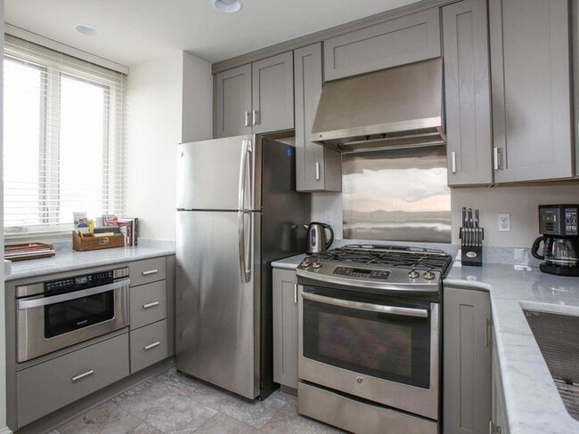 Building Photo - 937 St. Louis