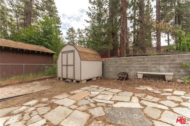 Building Photo - 40249 Esterly Ln