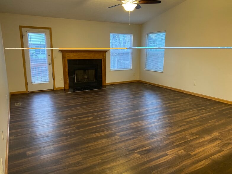 Building Photo - 4941 Petticoat Ct