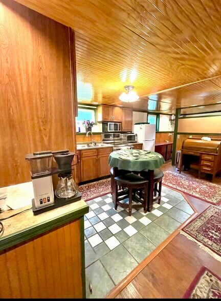 Building Photo - 739 S Alexander Ave