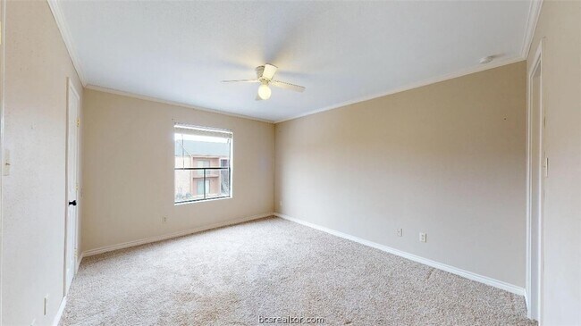 Building Photo - 904 University Oaks Blvd