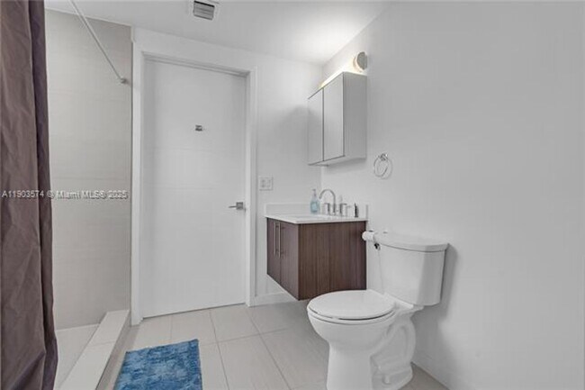 Building Photo - 7751 NW 107th Ave