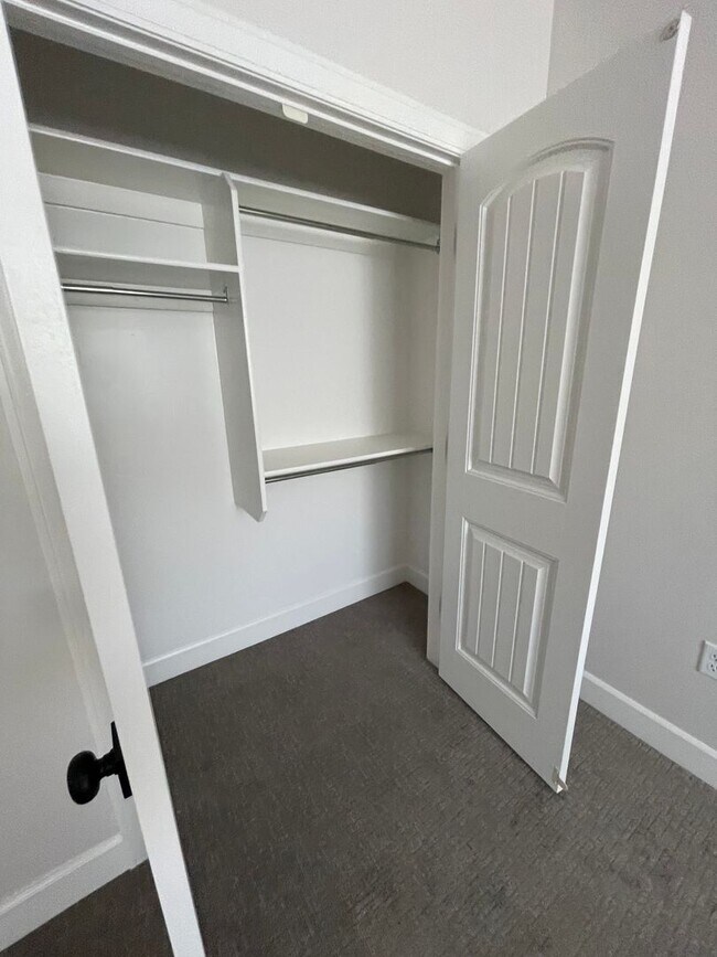 Building Photo - Italian Villages | 3-Bedroom Townhome