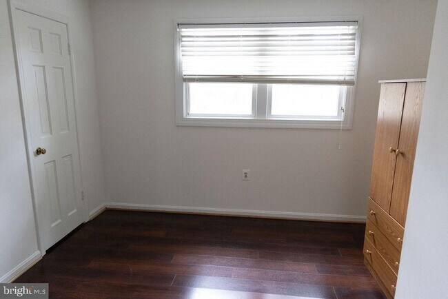 Building Photo - 1212 Forestwood Dr