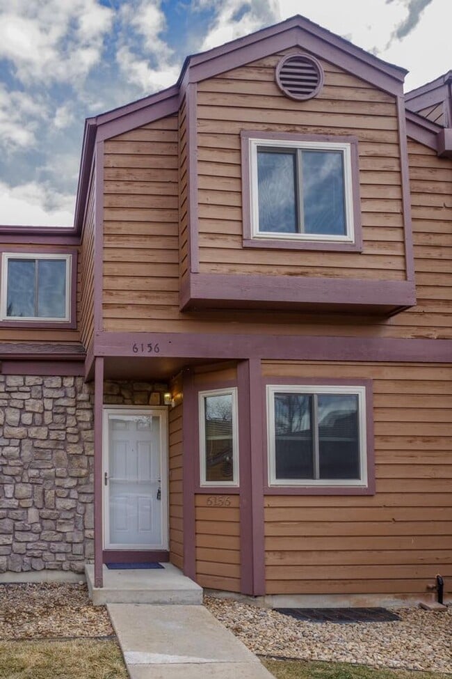 Building Photo - Spacious 3 Bedroom, 3 Bathroom Willowbrook Condo in Gunbarrel