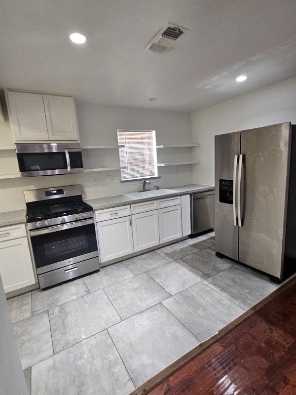Building Photo - 729 N Ruddell St