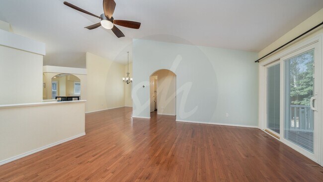 Building Photo - 8258 Cooper River Dr