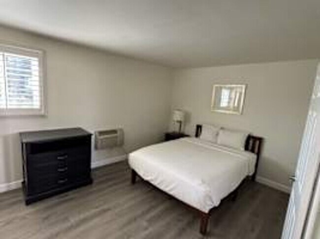 Building Photo - Aparthotel with Private Bedroom! Amenity Package? Ask us!