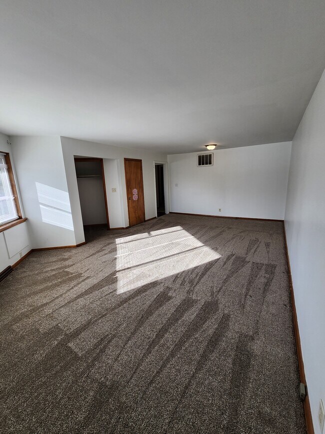 Building Photo - Swords & Rohmann