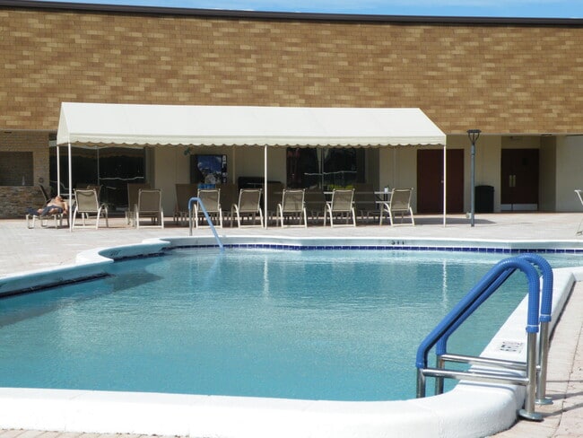 Building Photo - 15 Willowbrook Ln