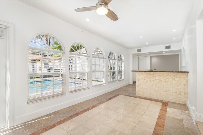 Building Photo - 3517 N Flagler Dr