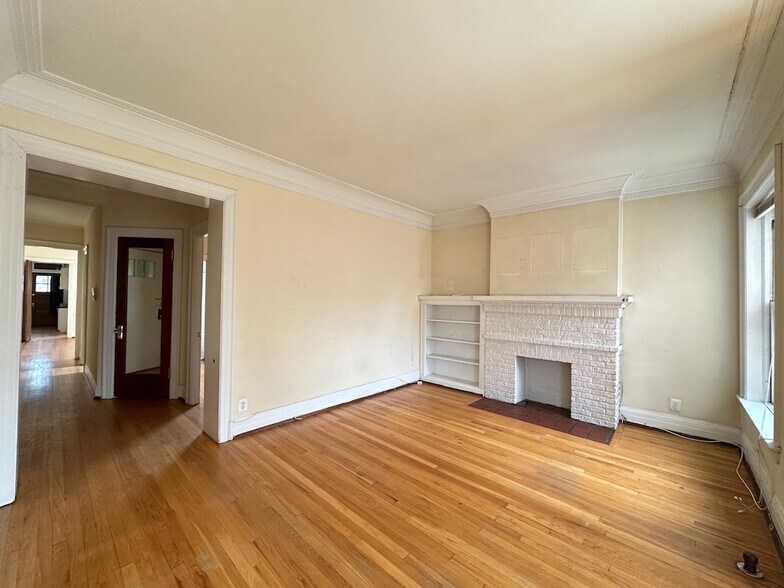 Building Photo - 943 Judson Ave