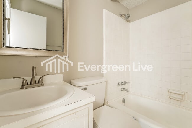 Building Photo - 3508 Wyevale Dr