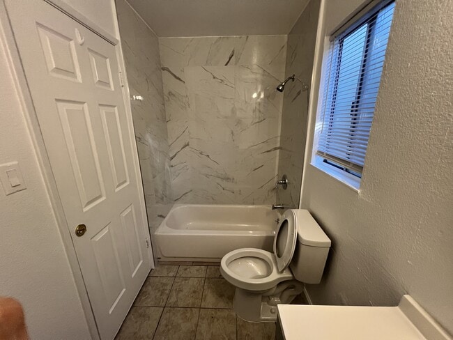 Building Photo - 2321 Banyan Way