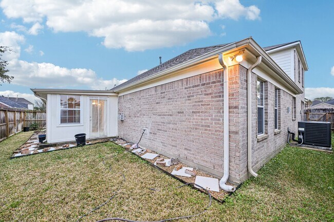 Building Photo - 15114 Magnoliabough Pl