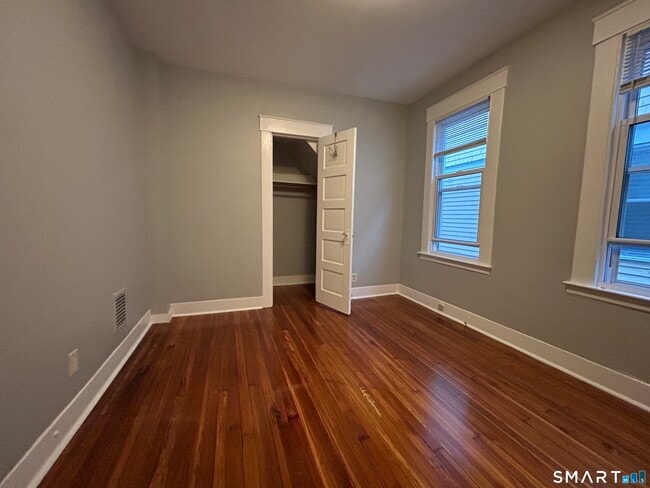 Building Photo - 37 Pardee Pl