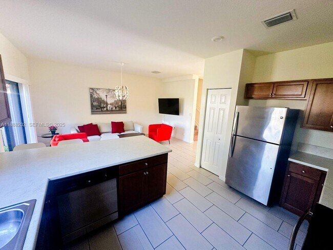 Building Photo - 11958 SW 151 Ave