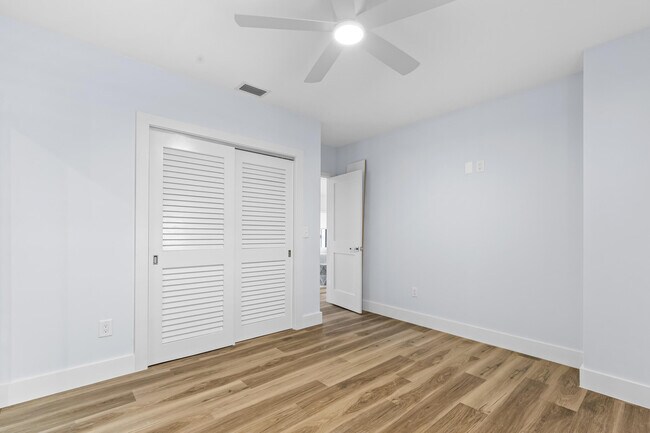 Building Photo - 11311 Pond View Dr