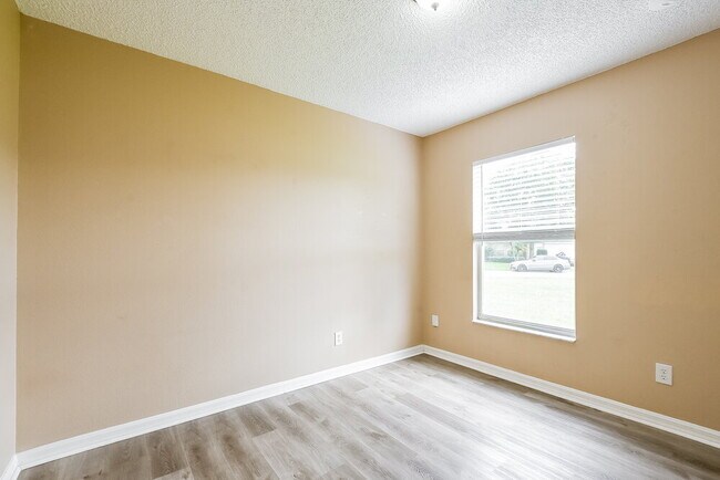 Building Photo - 1524 Lalique Ln