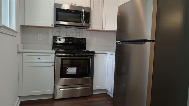 Building Photo - 2156 Park Terrace