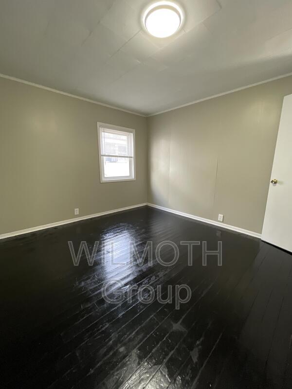 Building Photo - 210 Whitlock Ave