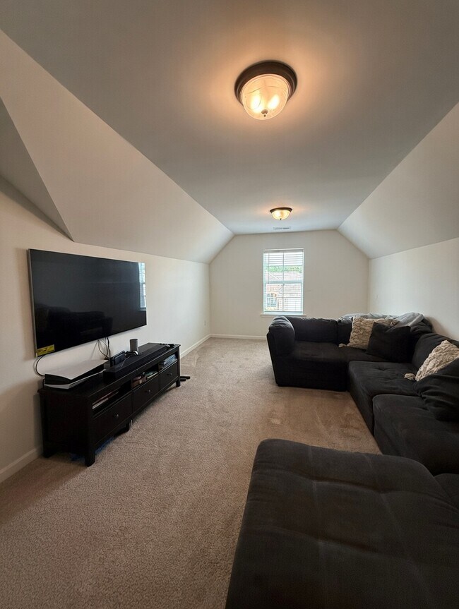 Building Photo - 176 Forsyth Ln