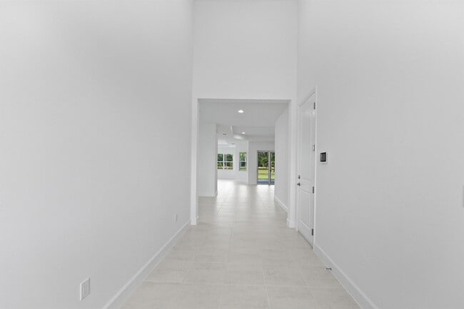 Building Photo - 15144 Wildwood Cir
