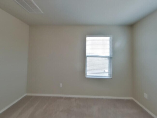 Building Photo - 5200 Saddle Clb Dr