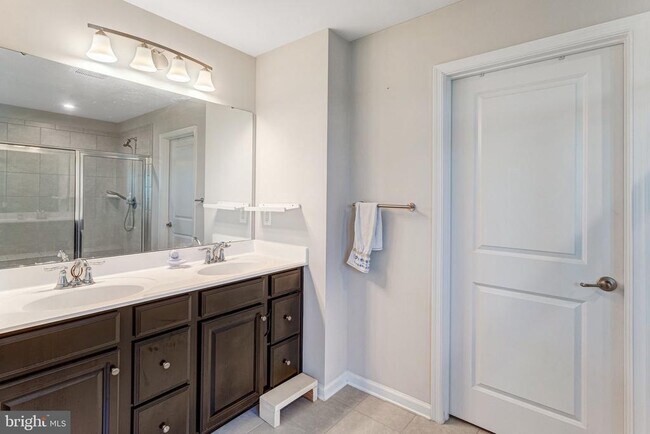 Building Photo - 11241 Wheeler Ridge Dr