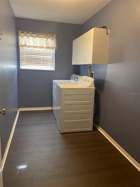 Building Photo - 303 Silver Pine Dr