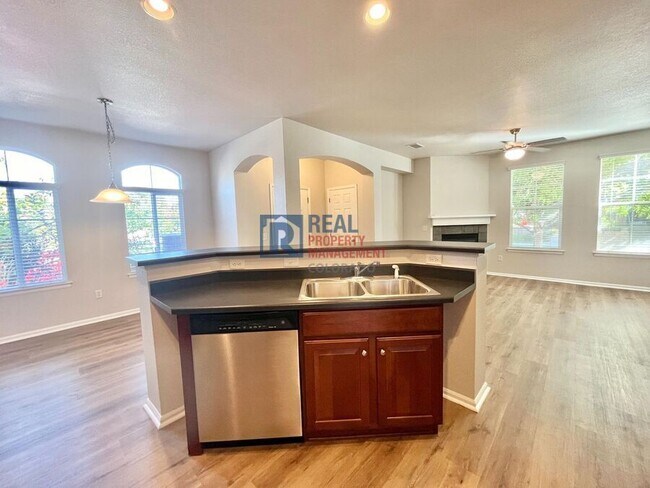 Building Photo - 9565 Elmhurst Ln