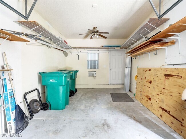 Building Photo - 1492 La Petite Ln