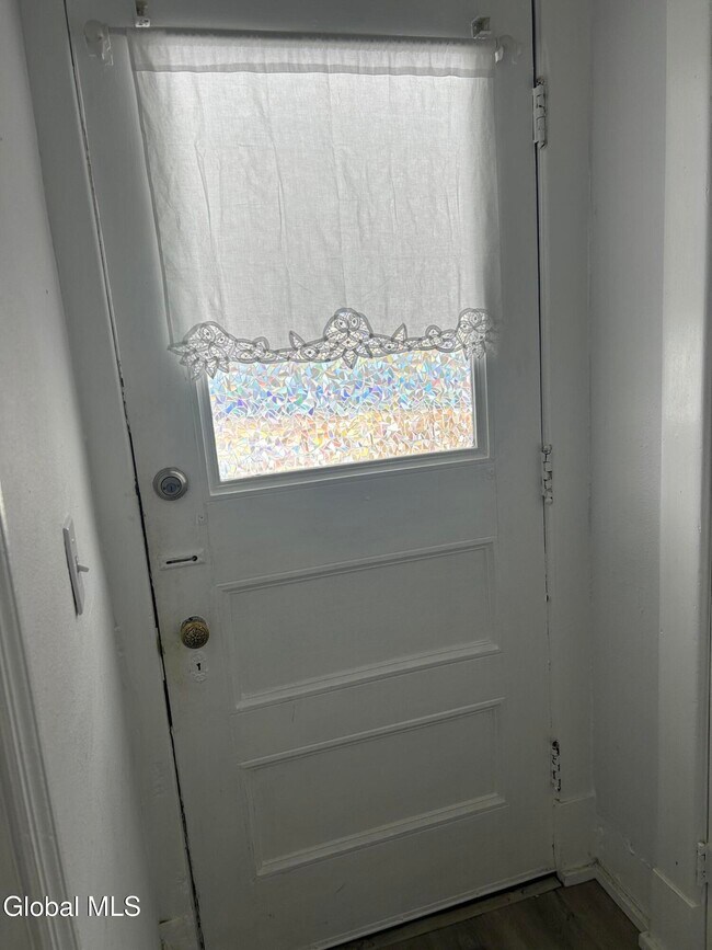 Building Photo - 107 North Ten Broeck Street