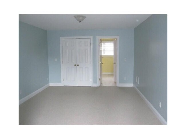 Building Photo - 99 Ferry Landing Cir