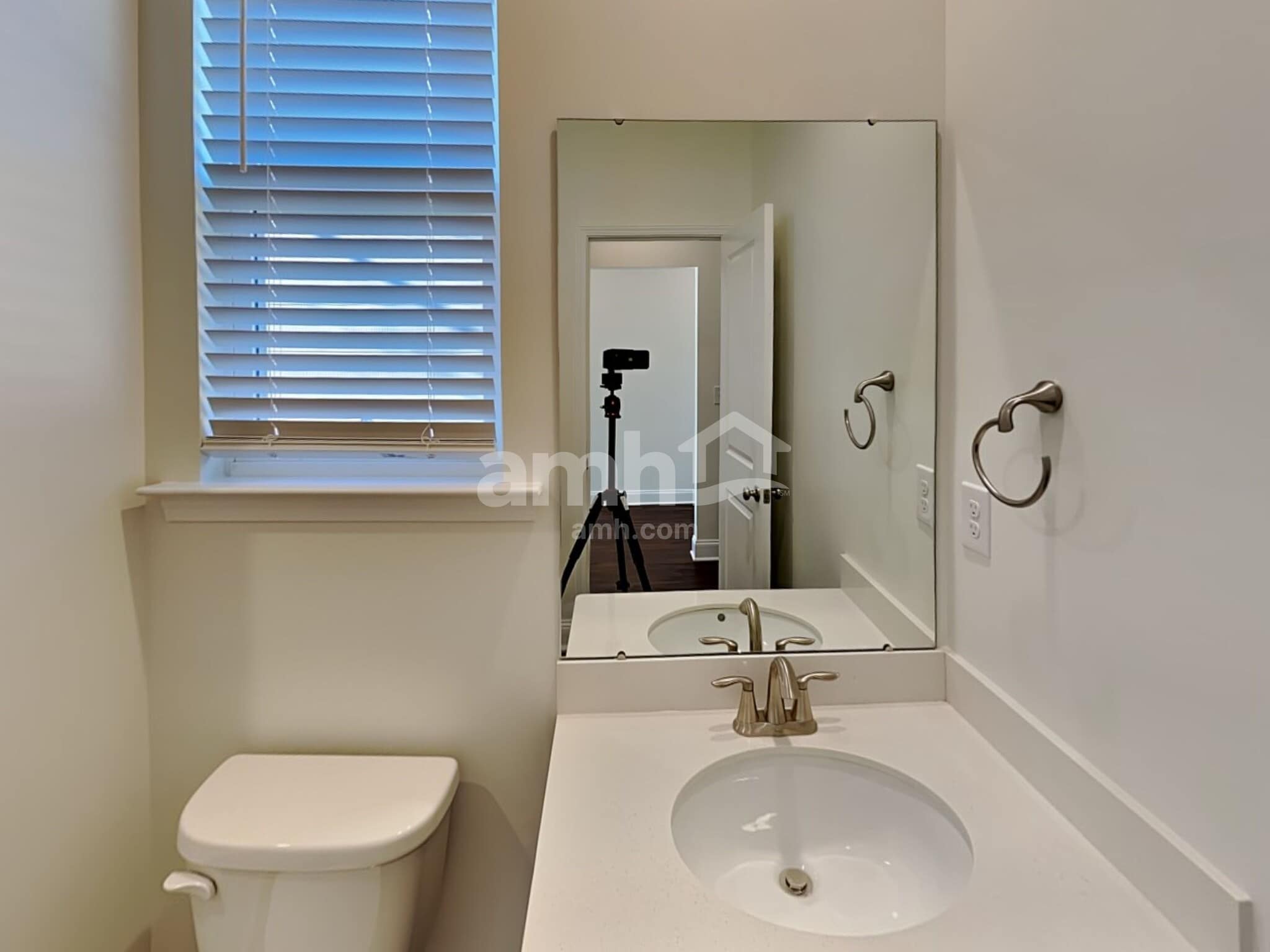 Building Photo - 602 Rivermist Dr