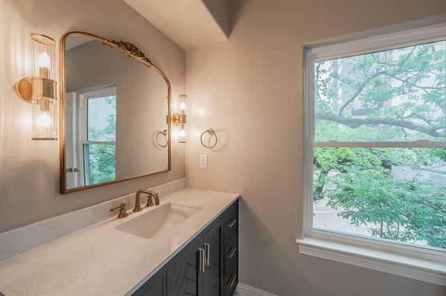 Building Photo - 4110 McKinney Ave