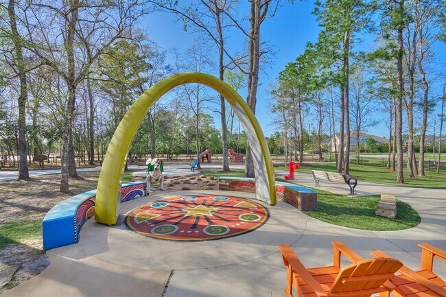 Building Photo - 204 Forest Peak Way