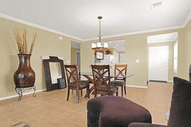 Building Photo - 113 Monument Hill Trail