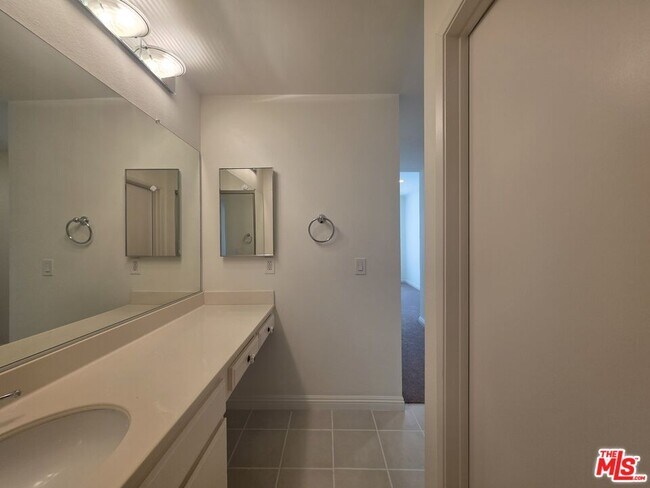 Building Photo - 8505 Gulana Ave