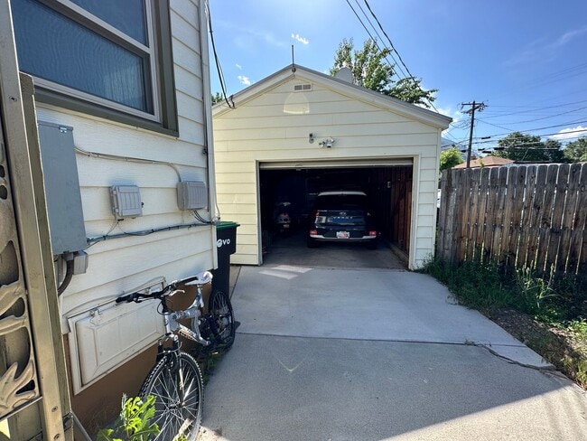 Building Photo - Wonderful House on the southeast benches in Provo