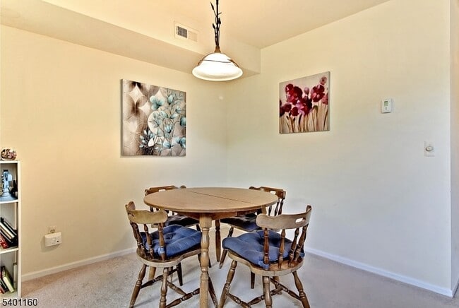 Building Photo - 62 Bentley Ct