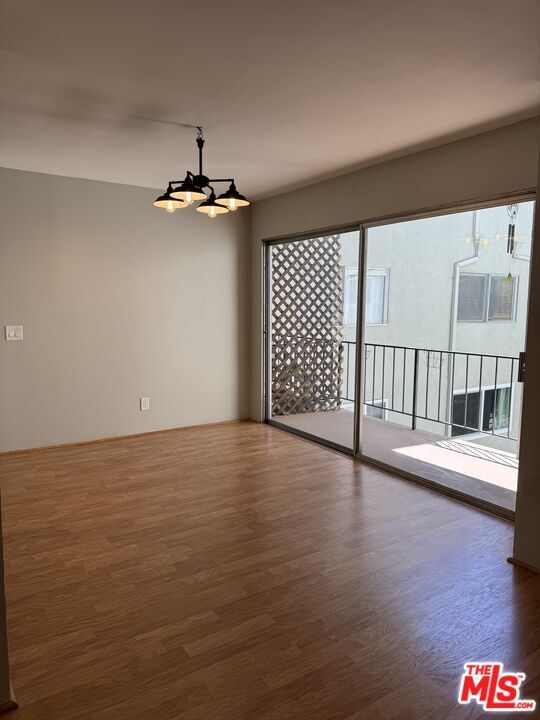 Building Photo - 532 N Rossmore Ave
