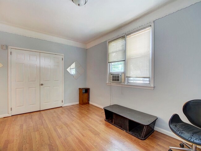 Building Photo - 276 Van Wagenen Ave