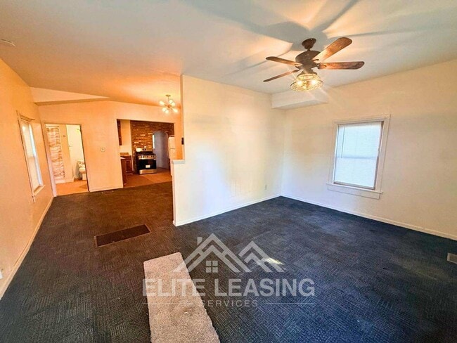 Building Photo - 4 Bedroom | 2 Bathroom Home – Spacious and...