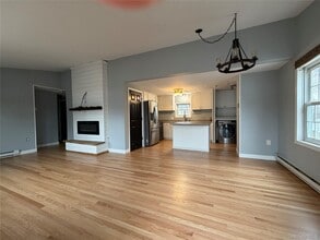 Building Photo - 101 Rosevale Ave