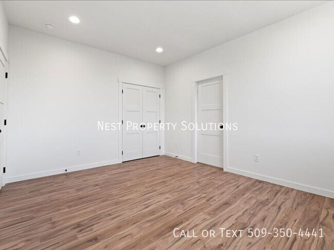 Building Photo - 13436 Rd 4 NE