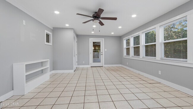 Building Photo - 1207 Buena Vista Blvd