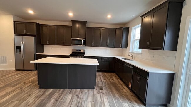 Building Photo - 12 Barbine Wy